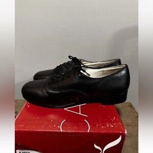 Capezio Black Leather Lace-Up Oxfords for Men